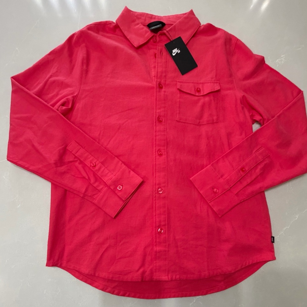 NWT Nike Men’s Bright Pink Long-Sleeve Button-Down Shirt, Medium
